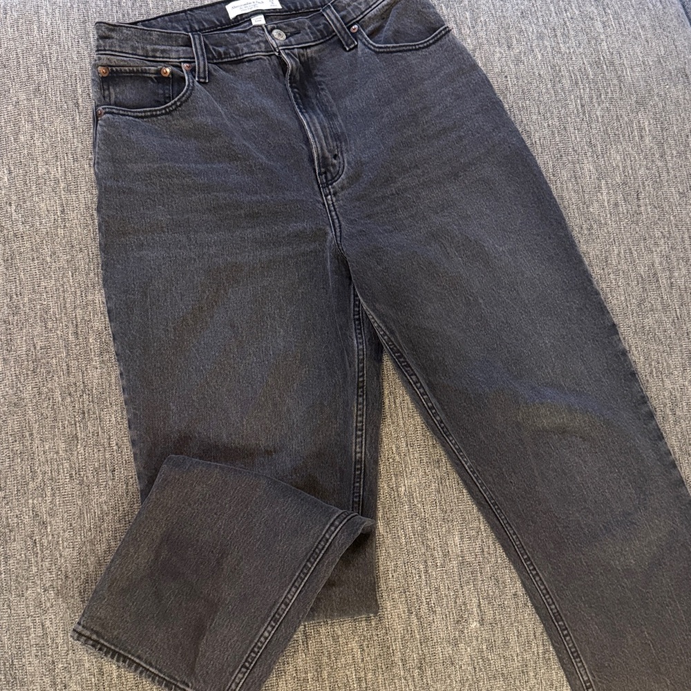 Abercrombie the 90s Straight Ultra High Rise Curve Love sz 29 Black Wash